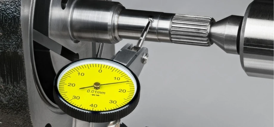 Surface roughness and concentricity gauge on a cylindrical part