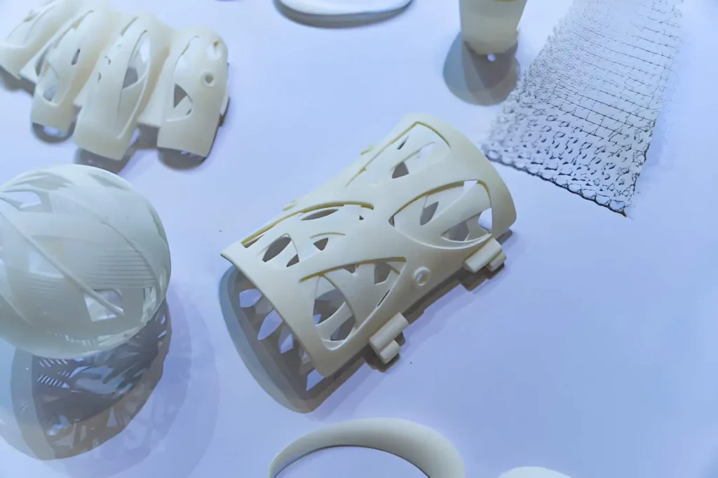 Image showing an orthopaedic prosthesis produced using powder-based 3D printing technology.