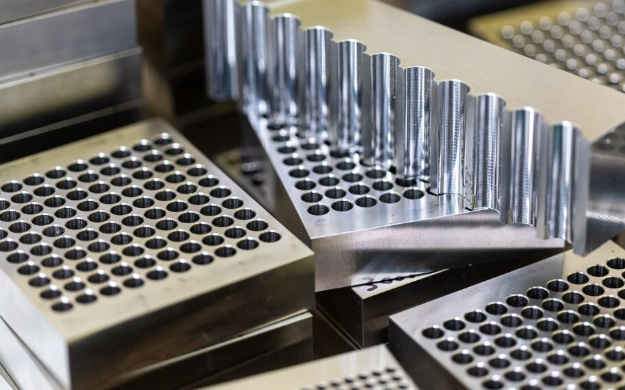  Stainless steel parts with reamed holes 